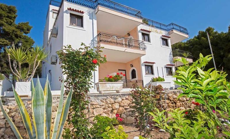 Pefkides Aegina Boutique Apartments Agia Marina  Экстерьер фото